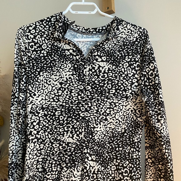 New look black and white fit and flare dress going to goodwill on Jan 28th - Picture 2 of 3